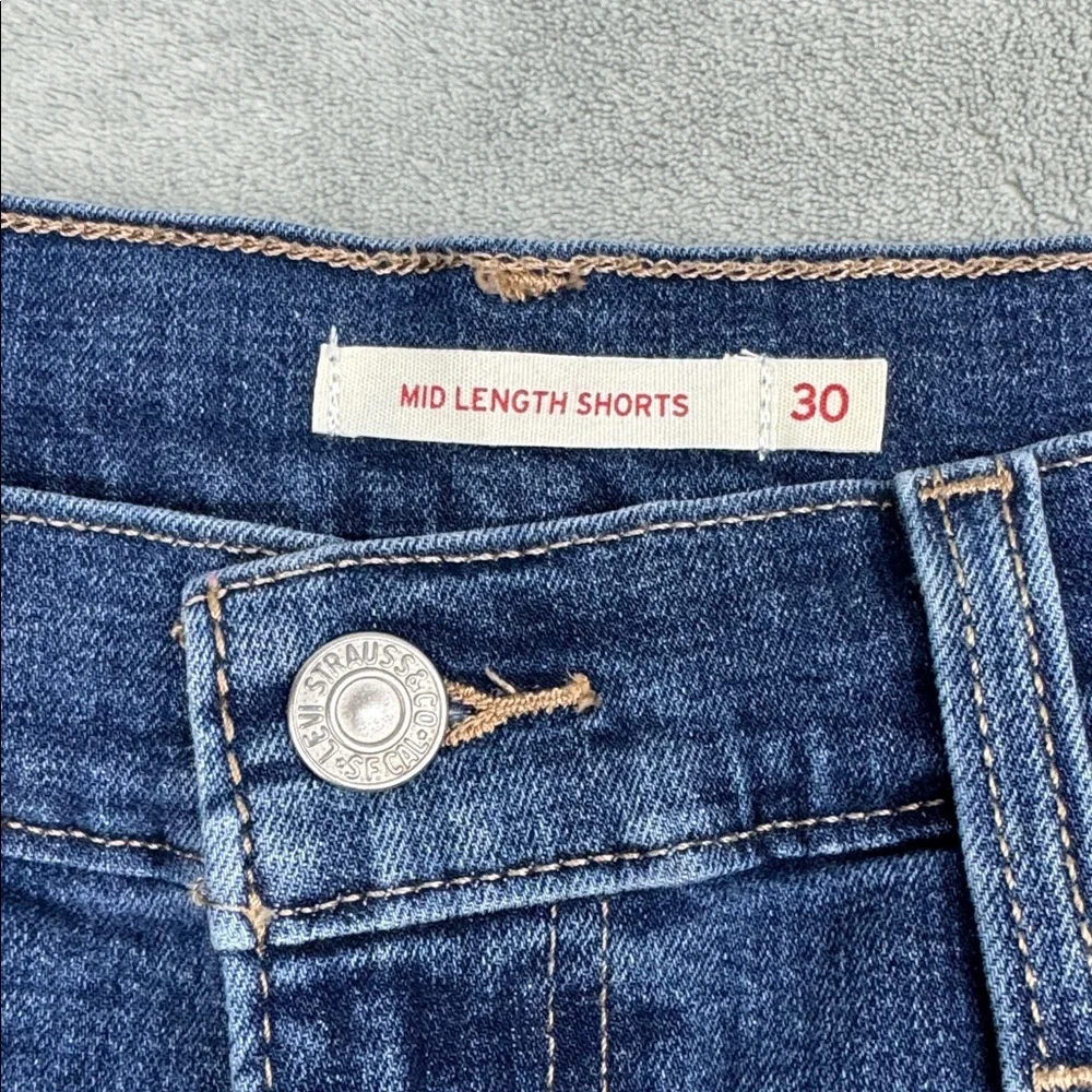 Levi's Distressed Mid Length Jean Shorts 30